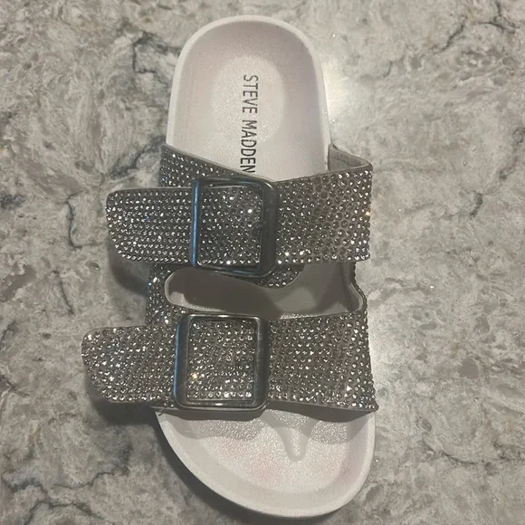 Steve Madden girls rhinestone sandals - Picture 3 of 10